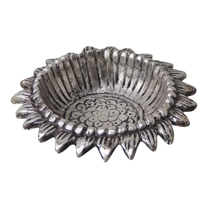 Aluminium Suraj Deepak Oil Lamp for Traditional Home Decoration, Height : 0.6 Inch (ASMAS268 E)