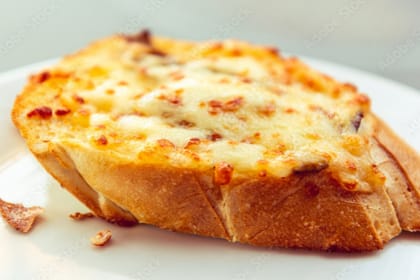 Cheese garlic bread