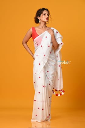 Param Sundari ~ Pure Mul Cotton Handloom Saree with Beautiful Flowers ~ White