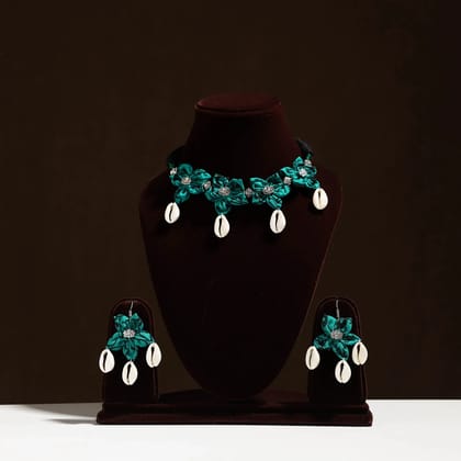 Green - Fabart Phool Kali Shell Choker Necklace Set 01 Green - Fabart Phool Kali Shell Choker Necklace Set 01