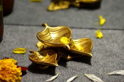 3 PC. STYLISH DIYA FOR HOME DÉCOR  by Snova Enterprises