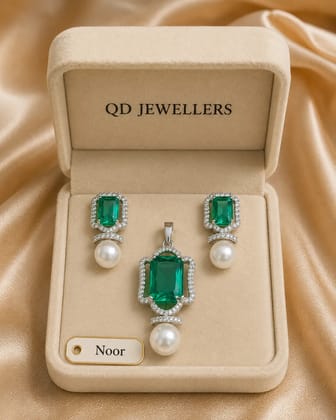 Noor Mint Pendant Set Noor Mint Pendant Set