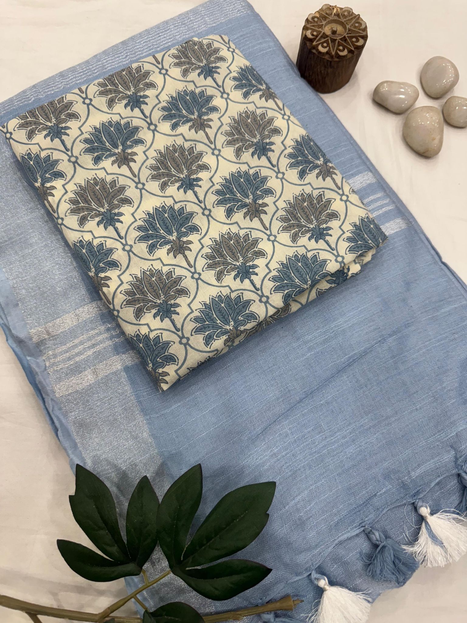 Cotton linen Saree With Printed Blouse