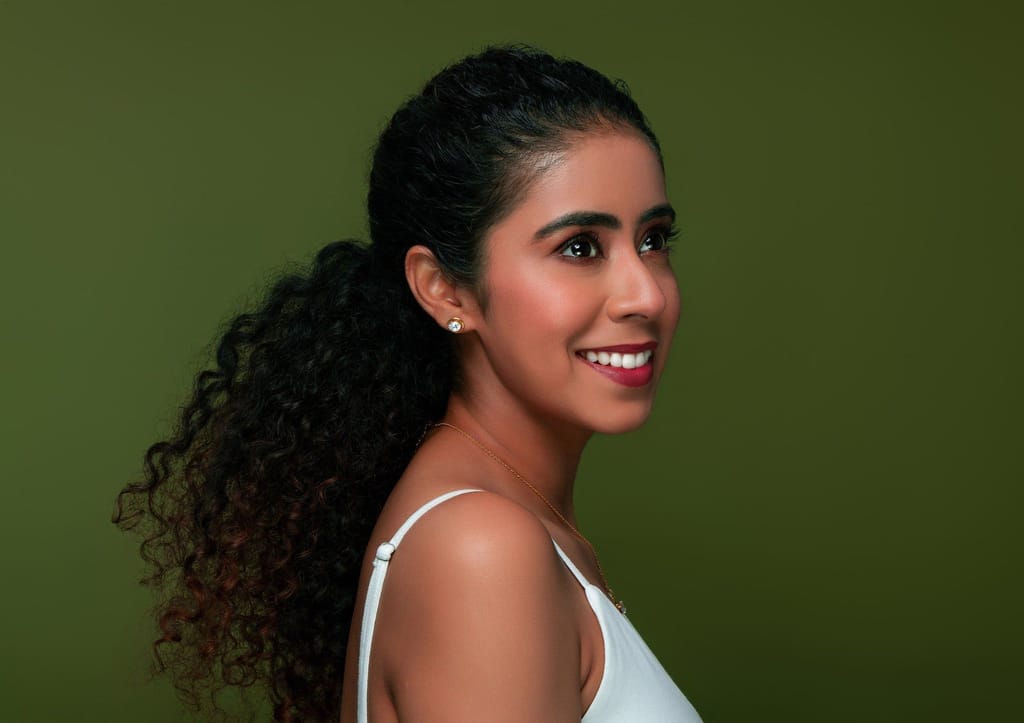 Gold Aureole Round Ear Studs