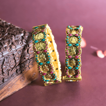 Gold-Plated Pearl Beaded Jewellery Set