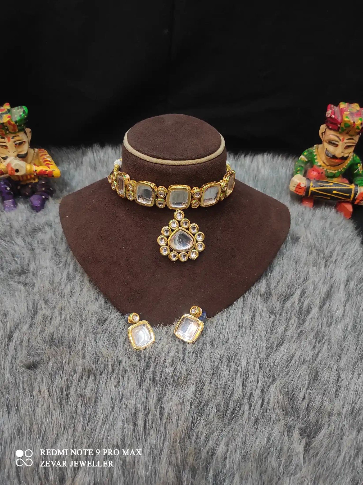 High-Quality Kundan Stone Choker Necklace Set - Golden
