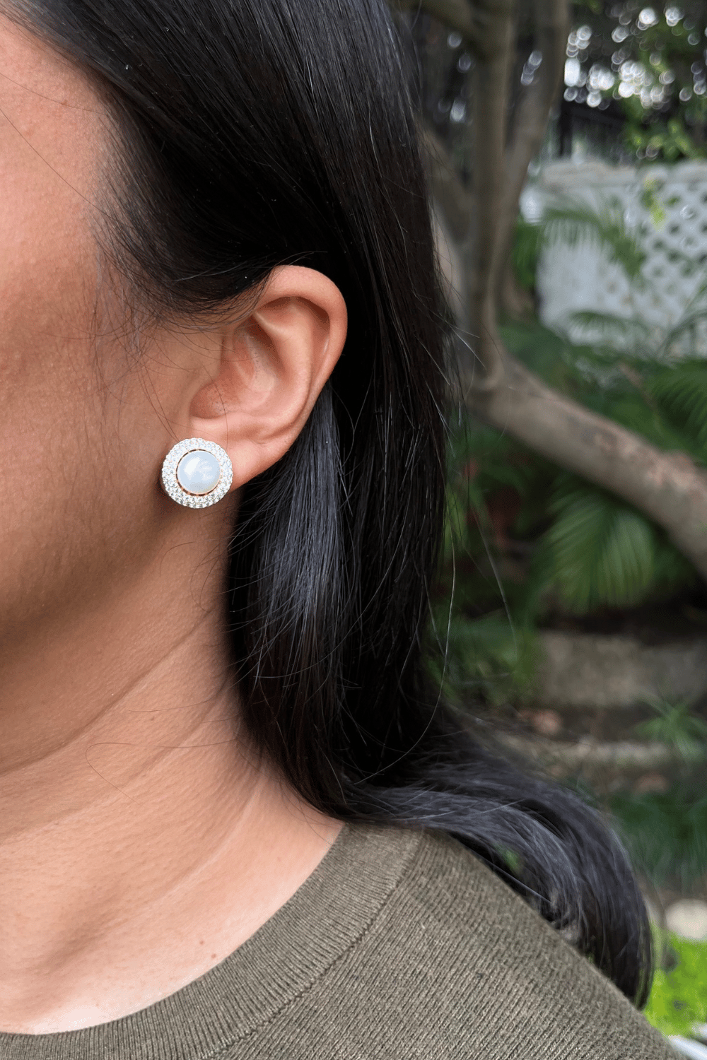 PEARL ROUND STUDS