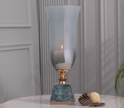 IRON LEGANT CANDLE HOLDER
