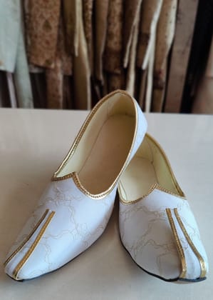 White Self Mojari Jutti for Mens-White