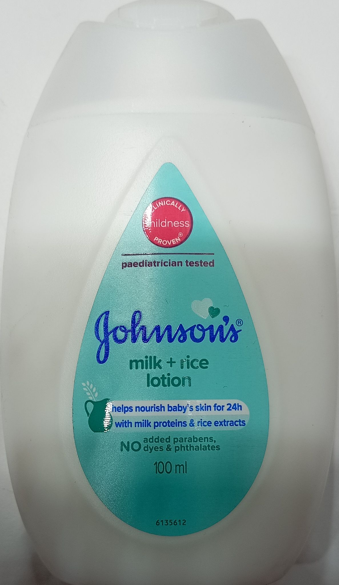 Johnson baby milk+rice lotion helps nourish baby skin for 24H 100ml