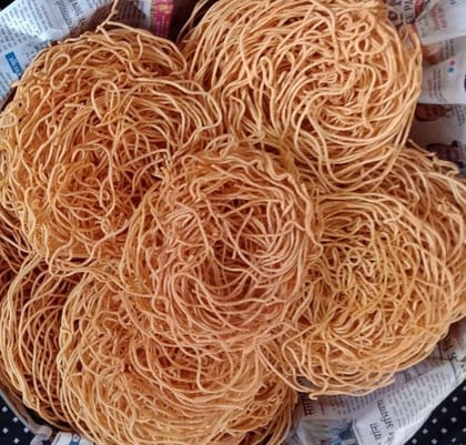 Samarth Tikhat Shev (Spicy Sev) (1kg) | Party Pack Spicy Namkeen | Traditional Hot Besan Snack