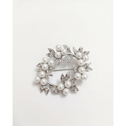Brooch Floral Wreath 