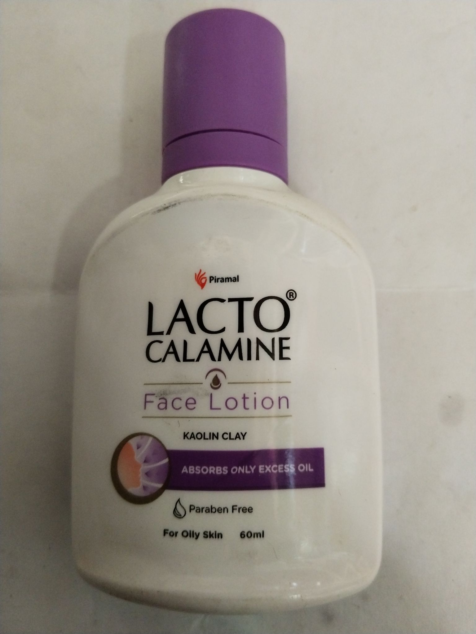 Lacto Calamine Absorbs only excess oil Kaolin clay Face lotion 
