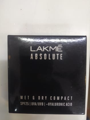 Lakme 04 golden creme Absolute Wet & dry compact Spf25 uva/uvb+hyaluronic acid 