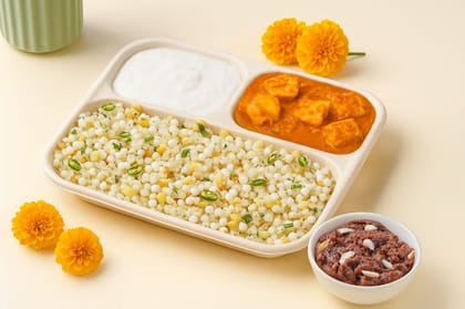 Sabudana Khichdi & Paneer Makhani Meal With Rajgira Halwa (2 Pcs)