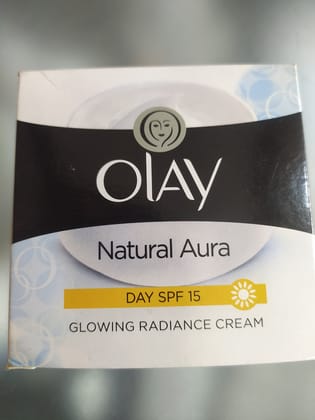 Olay Natural aura Glowing radiance cream 