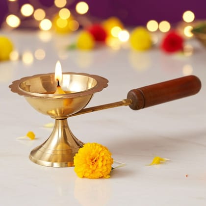 Brass Table Decor Oil Lamp Deepak With Wooden Handle  - Decorative Deepak for Home, Height : 2.6 Inch (FMAS627 D)