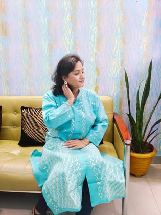 TheHangr Dual Shade Thread Work Green Cotton Lucknowi Chikankari Kurti