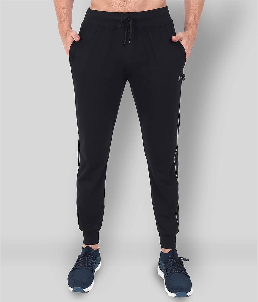 Zeffit - Black Cotton Blend Men's Trackpants ( Pack of 1 )