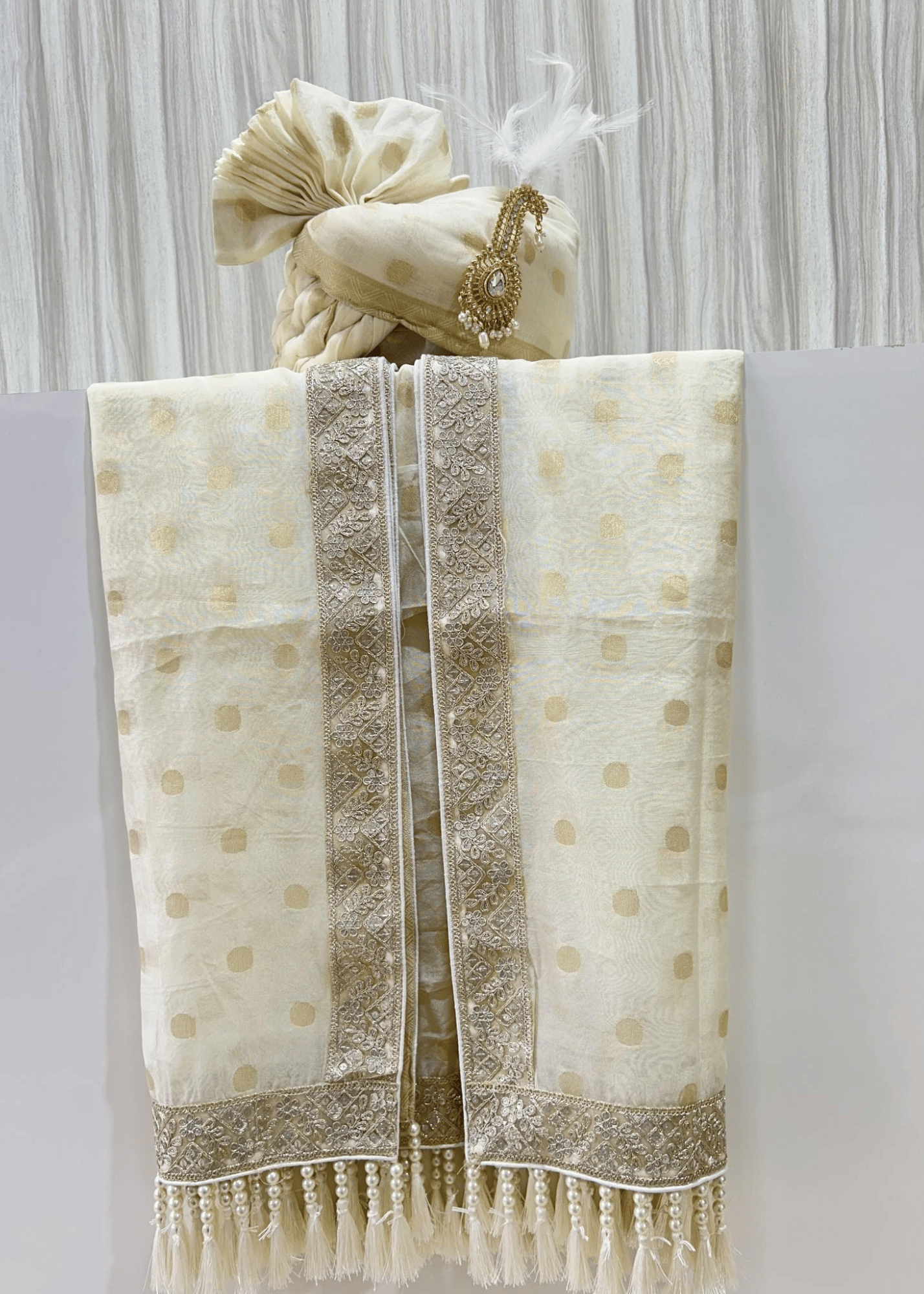 CREAM CHANDERI BOOTI SAFA DUPATTA SET ( HANDTIED PATTERN)
