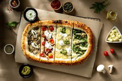 Veg Pizza Platter - White Sauce