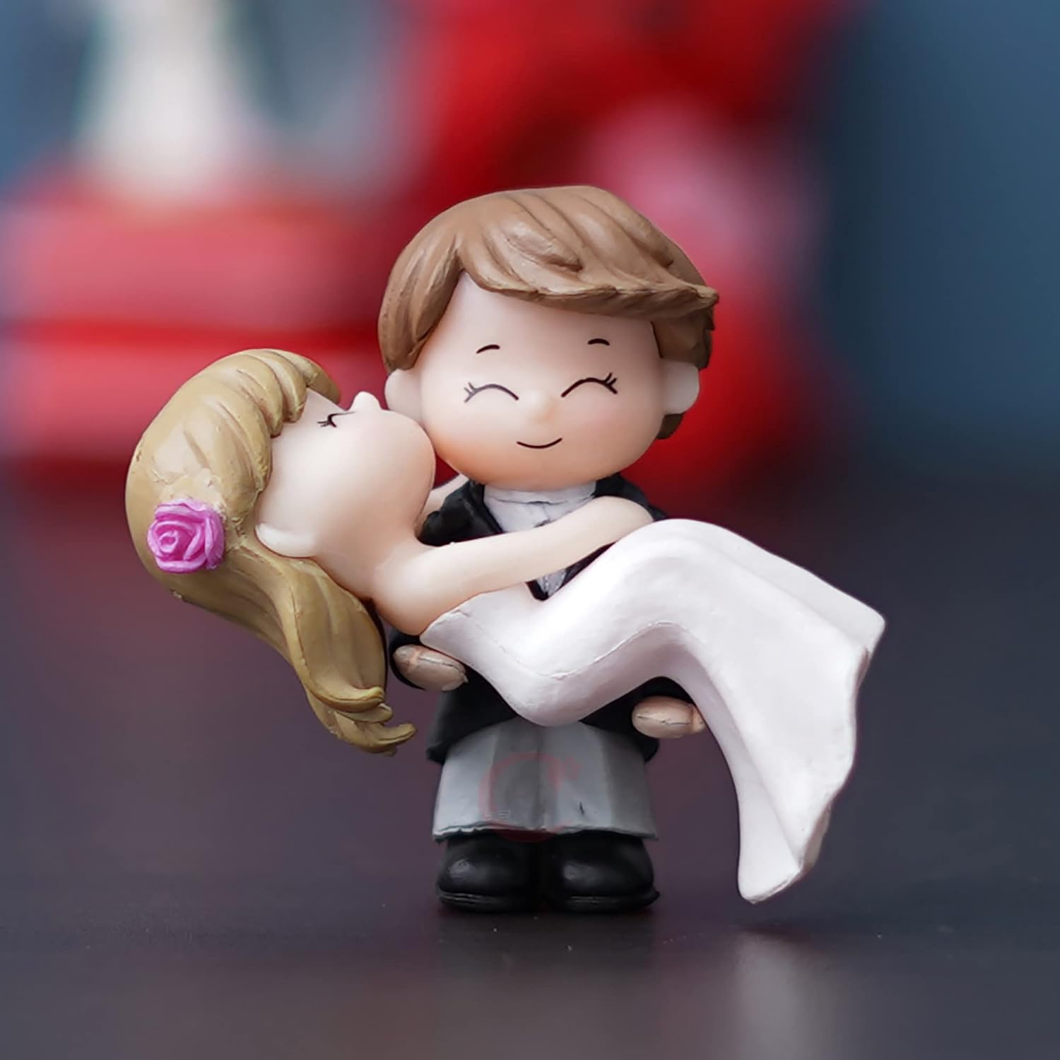eCraftIndia Plastic Bride Kissing Groom Romantic Couple Statue Decorative Showpiece Valentine Gift for Girlfriend Boyfriend Husband Wife Her Him | Valentines Day Gift | Valentine Day Decoration Items