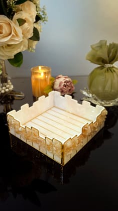 High-Low Stones Golden: Small 4 Wall Tray