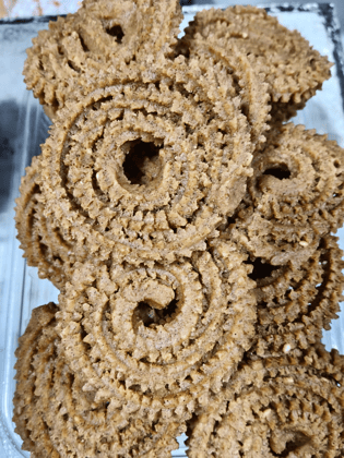 Mom's Magic Nachni Moong Chakli (250g) | Crispy Millet Snack | Tea-time Savory