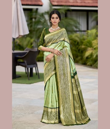 Sariya Jacquard Woven Saree With Unstitched Blouse Piece ( LightGreen )