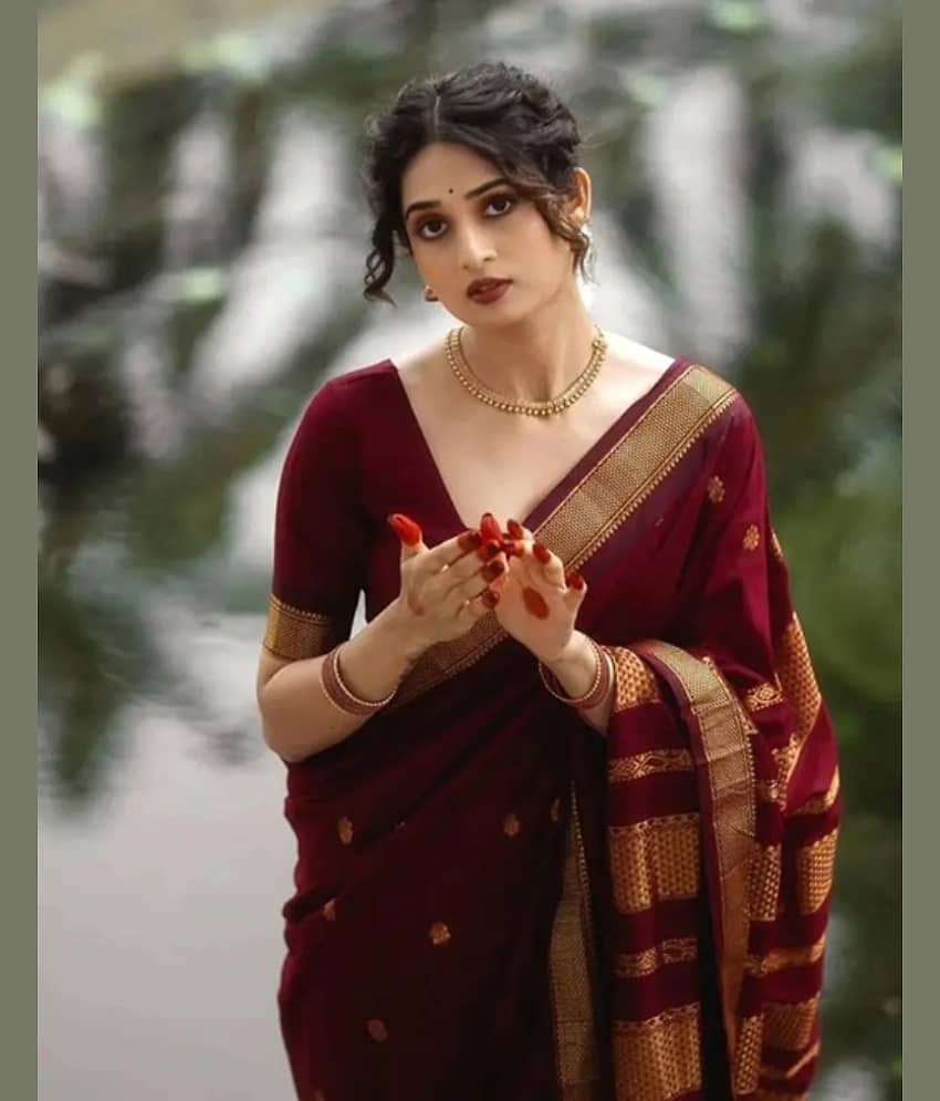 Vastukala Silk Woven Kanjeevaram Sarees With Unstitched Blouse Piece ( Maroon )