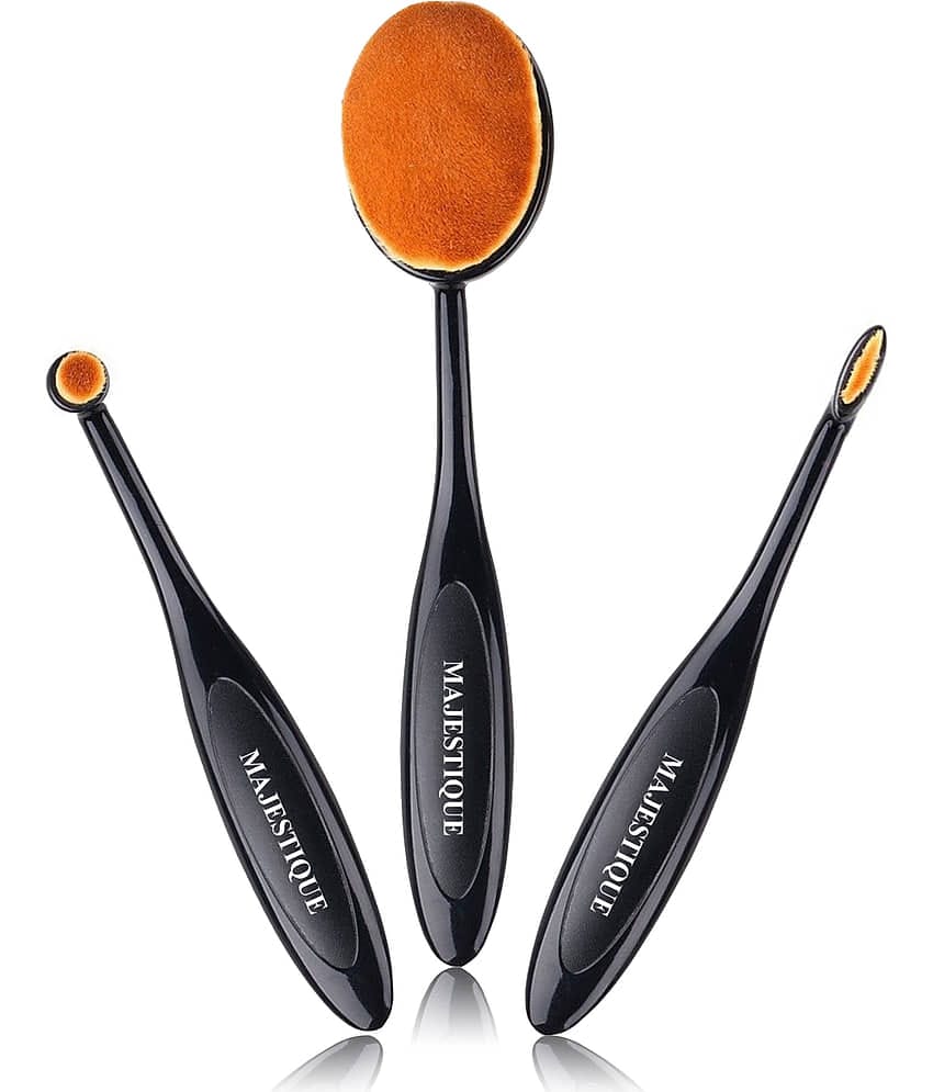 Majestique Oval Eye Makeup Brush Set Concealer Blush and Eye Shadow Brush For Women - 3 Pcs
