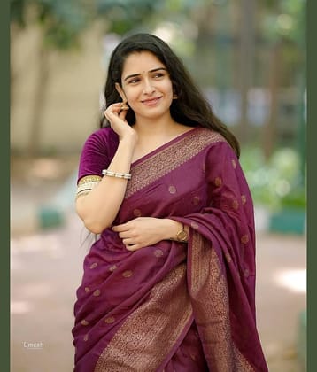 fab woven Art Silk Woven Design Banarasi saree With Unstitched Blouse Piece ( Wine )