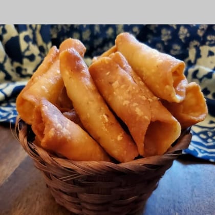 CRUNCHIZZ KUZHALAPPAM SPICY I Crunchy, Authentic Kerala Snack I No Artificial Additives I Perfect Tea-Time Bites I Pack of One I 200 Grams CRUNCHIZZ KUZHALAPPAM SPICY I Crunchy, Authentic Kerala Snack I No Artificial Additives I Perfect Tea-Time Bites I Pack of One I 200 Grams