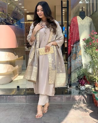 Roman Silk Jeckard Hand work Zari Weaving work Kurti Pant Dupatta Set (Stitched)-M(38)