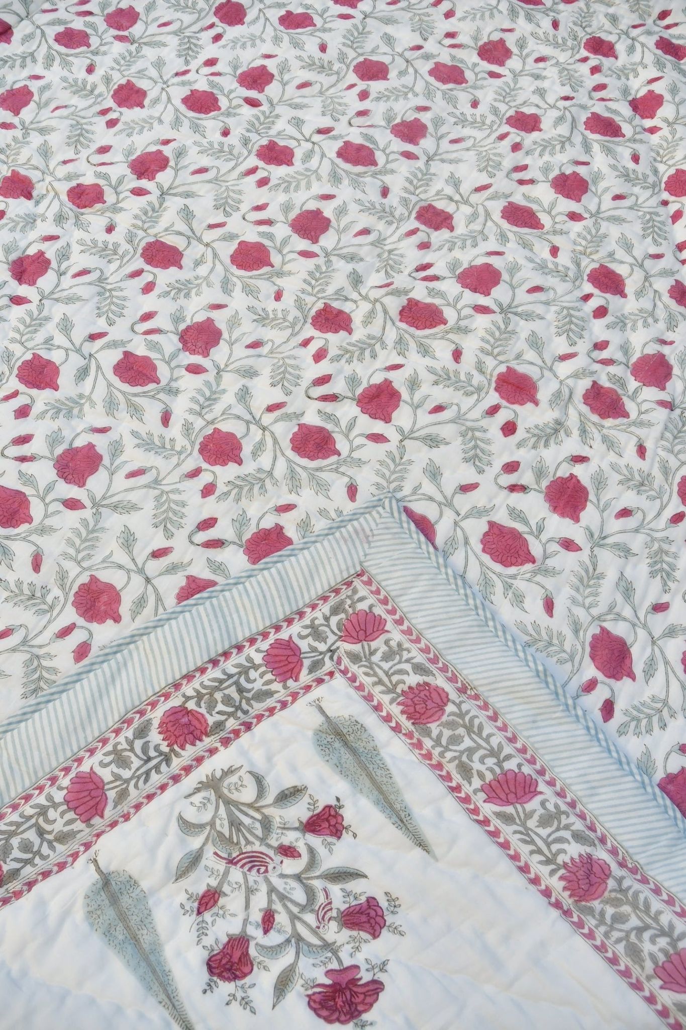 Lovely  Pink Buta With Cypress Leaf Single Quilt