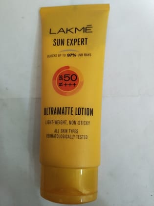Lakme Sun expert 50 +++ Ultramatte lotion Light-weight, non-sticky 