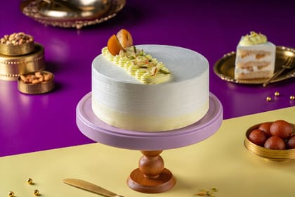 Gulab Jamun Vanilla Cake - Chef's Special