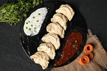 Chicken Afghani Momos [6 Pcs]