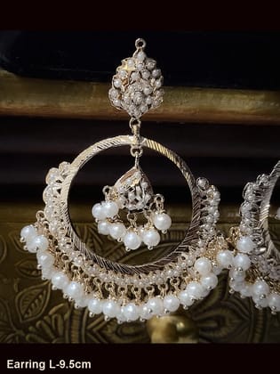 9.5cm long jadau Chandbali with leaf shaped hanging tukdi in center(Weight-57gm)-White