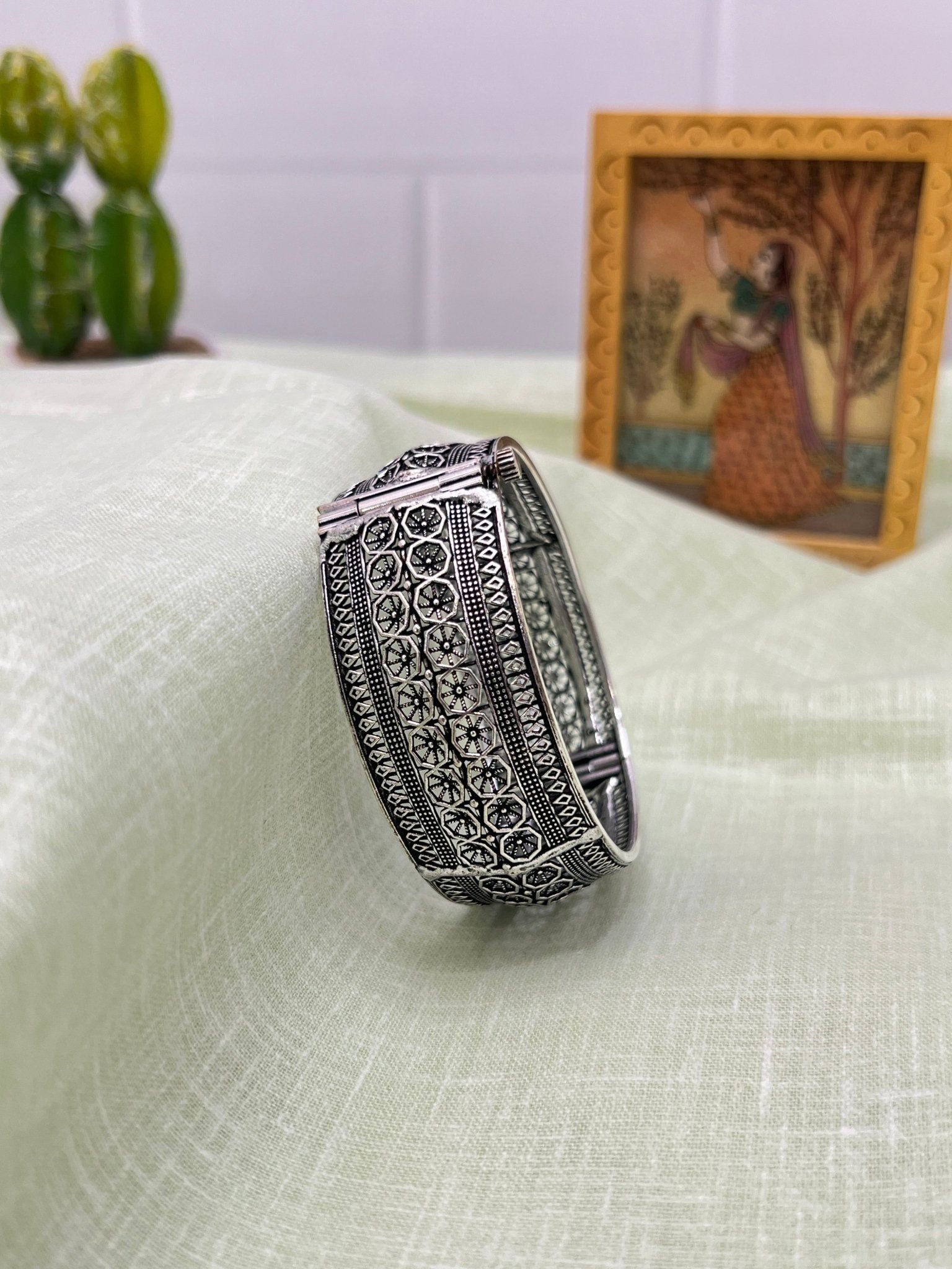Oxidised Bangle 011-Fits 2.4 & 2.6
