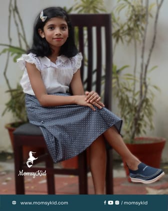 Celestial Dream - Middy skirt with snowy white top Celestial Dream - Middy skirt with snowy white top