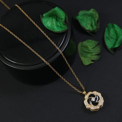 Stainless Steel Gold/Rosegold Plated Floral Spinning Pendent Necklace. SSNK 4304