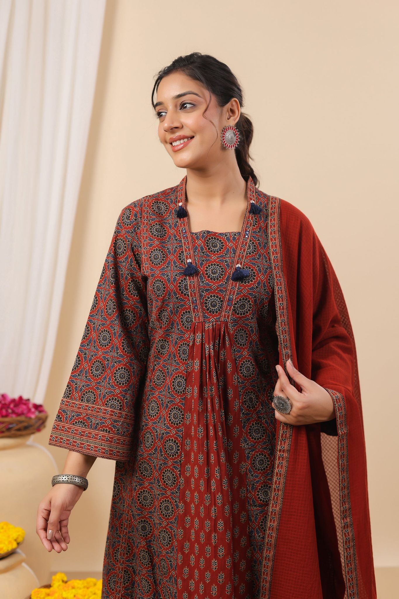 Kilf Meher Madder Red Kurta Pant And Dupatta Set-M / Maroon / Maroon