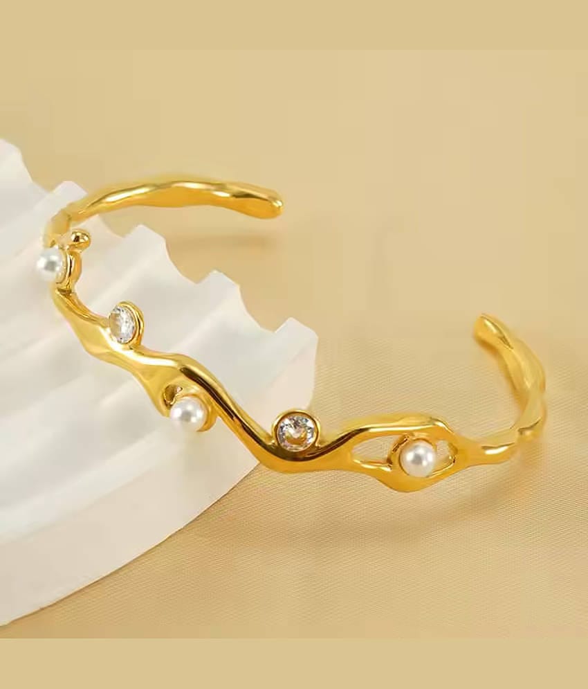 Thrillz Gold Bracelet ( Pack of 1 )