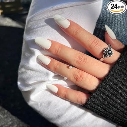 Elegant White Artificial Nails for Women