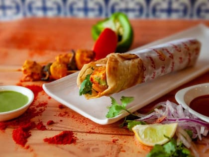 Paneer tikka roll (6 inch)
