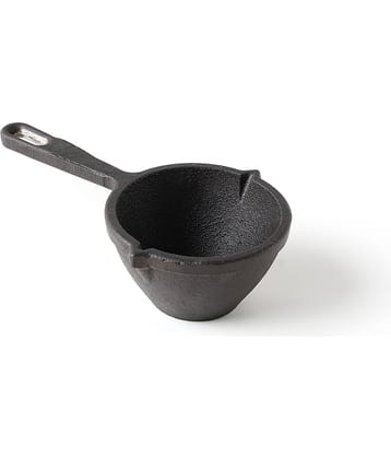 The Indus Valley Cast Iron No Coating Iron Tadka Pan 22 cm 300 mL