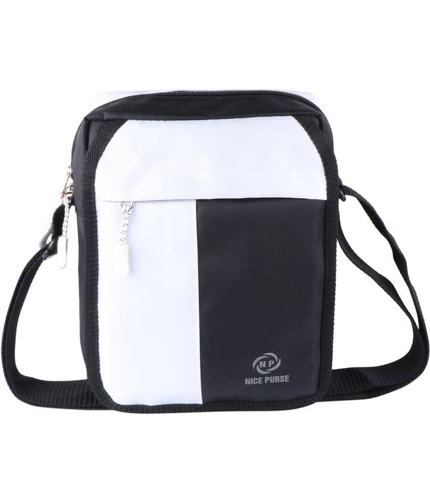 Nice Purse Black Colorblocked Messenger Bag