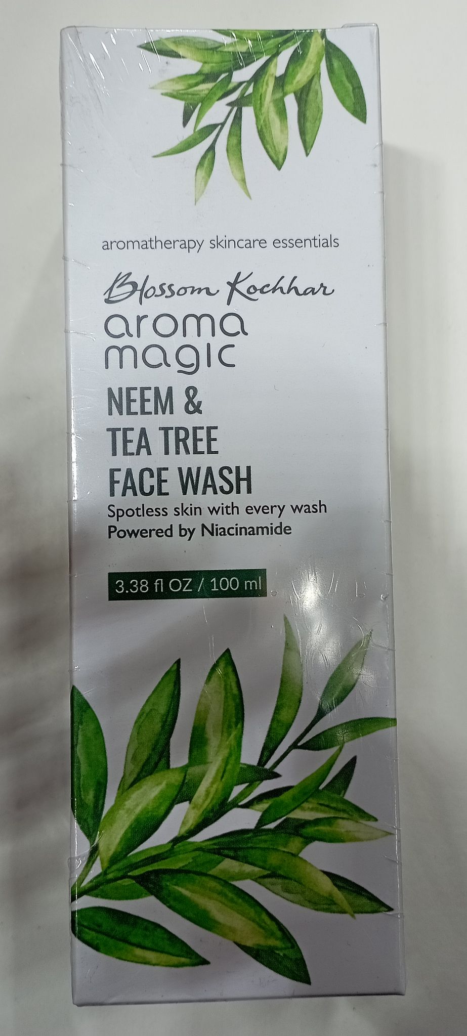 Blossom kochhar aroma magic neem & tea tree face wash 100 ml