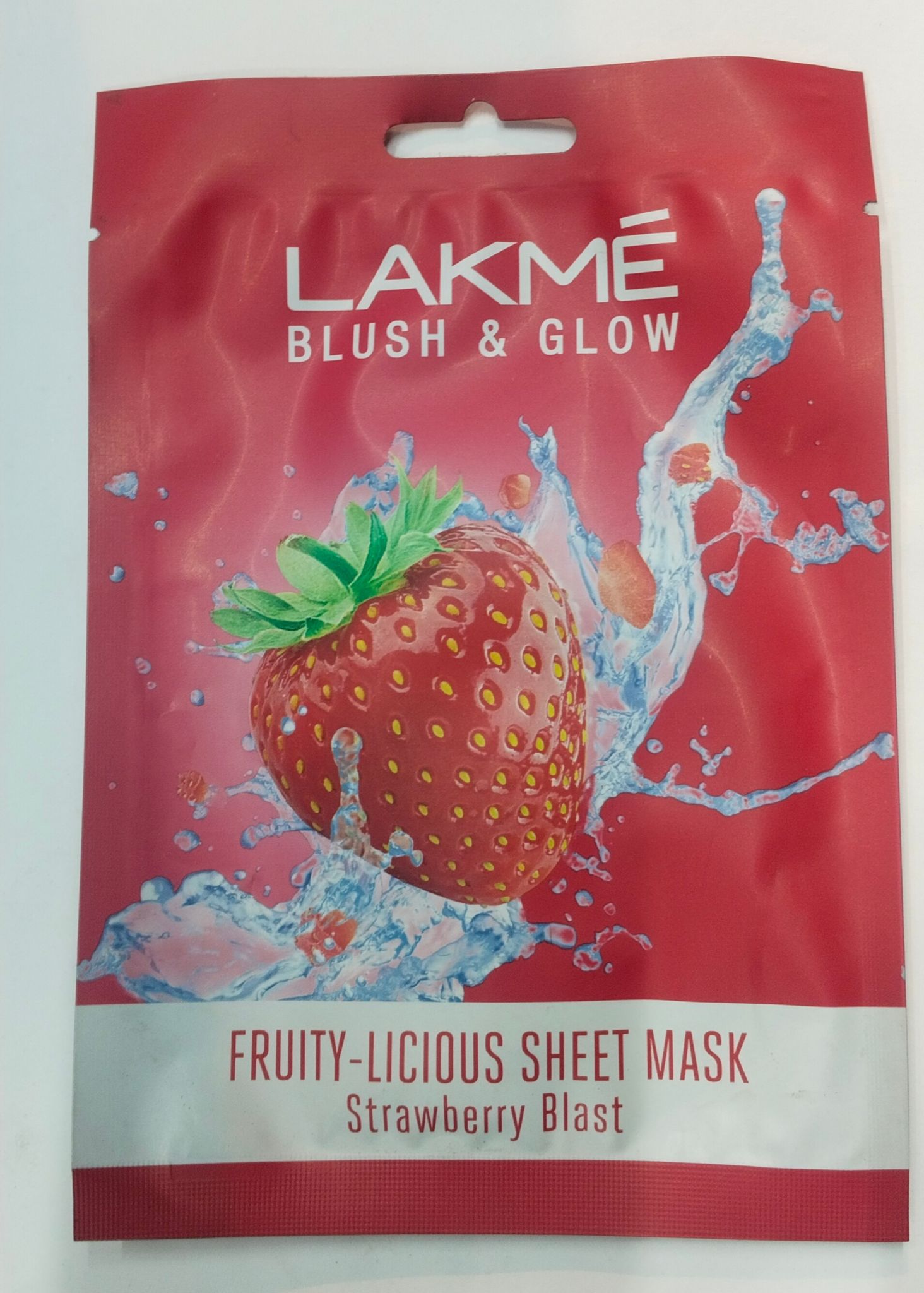 Lakme Blush & glow Fruity-licious sheet mask Strawberry blast 
